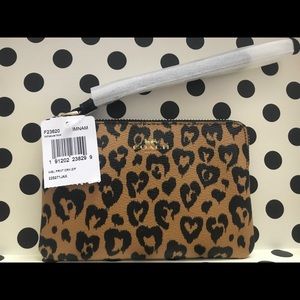 Small Coach wristlet !